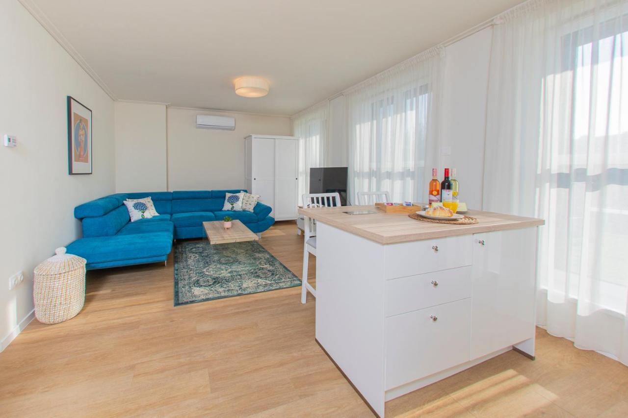 Sun Terrace Mini Penthouse Bestern Сегед Экстерьер фото